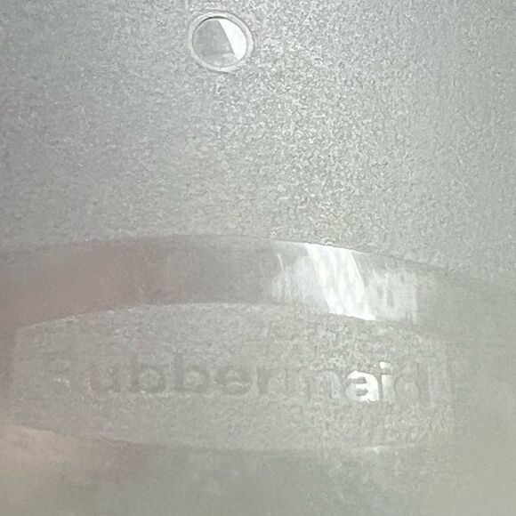 Rubbermaid 1 Gal. Simply Pour Plastic Pitcher With Multi-function Lid - Picture 9 of 10